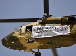 Ragam Senjata Dipamerkan Taliban Ternyata Rampasan Militer Paman Sam