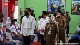 VIDEO: Jokowi Tinjau Serbuan Vaksinasi Di Bandar Lampung
