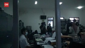 VIDEO: Kantor BPBD Jember Digeledah Terkait Honor Makam Covid