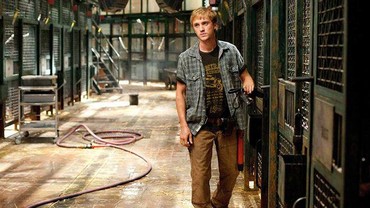 img-title Pingsan Saat Latihan Golf, Tom Felton Bintang 'Harry Potter' Dilarikan ke RS