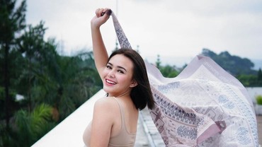 img-title Amanda Manopo Bangun Masjid hingga Lesti Kejora Pamer Baby Bump