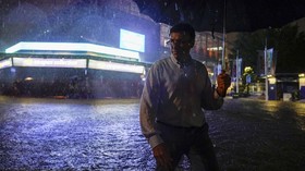 Banjir Terjang New York, Jalan hingga Kereta Bawah Tanah Tergenang