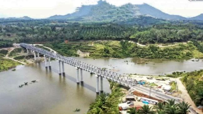 Bendungan Way Sekampung yang belum lama ini diresmikan Presiden Jokowi juga akan dikembangkan sebagai wisata bahari dan olahraga.