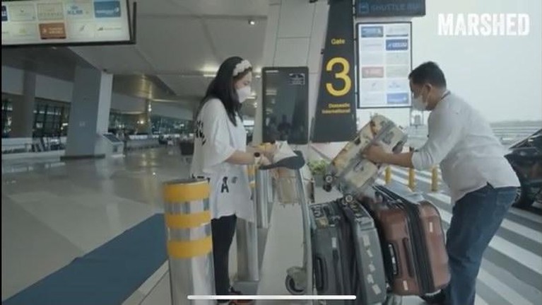 Intip Kegiatan Marshanda Healing Trip di Amerika Seorang Diri Marshanda bertolak ke Amerika sendirian untuk berobat penyakit mentalnya. Yuk kita intip kegiatannya disana!