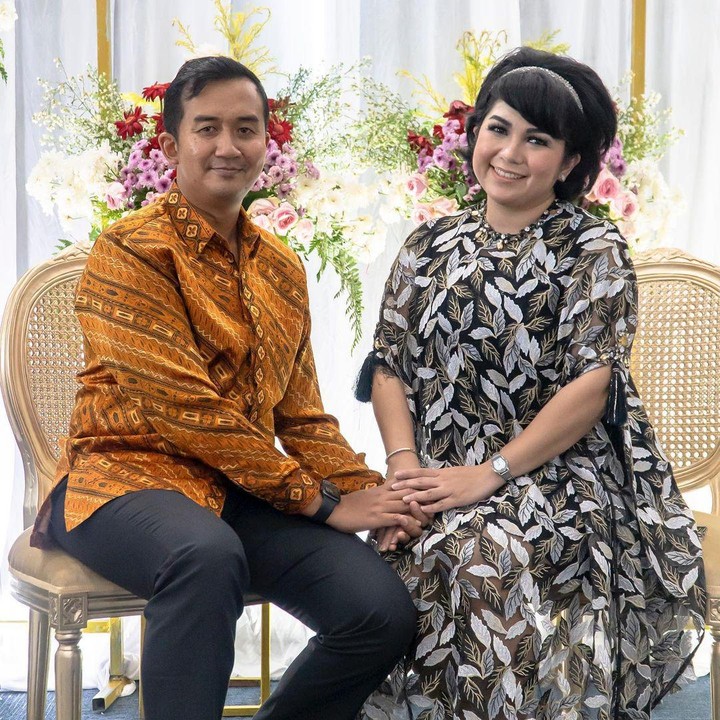 <p>Penyanyi Joy Tobing akan segera menikah nih, Bunda.  (Foto: Instagram @yoxforchrist)</p>