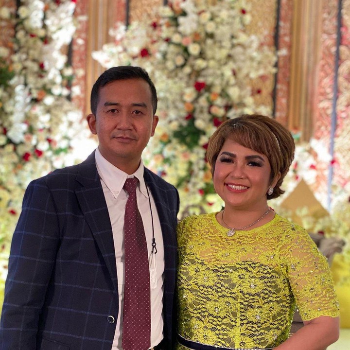 <p>Selamat atas pertunangan keduanya. Kita doakan seomoga pernikahan Joy dan Cahyo di waktu dekat dapat berjalan dengan lancar ya, Bunda. Aamiin.  (Foto: Instagram @yoxforchrist)</p>