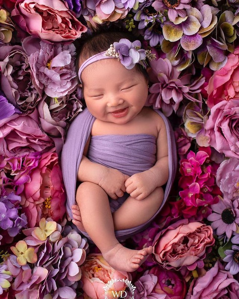 Photoshoot Newborn Baby Sarah Anak Kedua Ahok & Puput Baru Rilis Ahok dan Puput Nastiti baru saja dikaruniai anak kedua yang mereka beri nama Sarah Eliana Purnama. Yuk intip potret baby Sarah!
