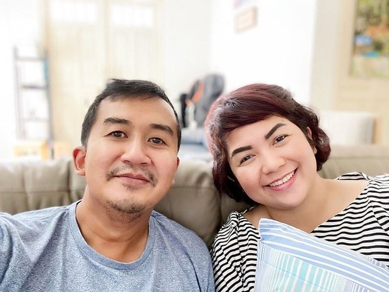 Potret Prewedding Konsep Militer Joy Tobing dan Calon Suami Perwira TNI Joy Tobing segera melepas status jandanya dengan perwira TNI AU. Mereka pun dikabarkan telah melakukan foto prewedding. Yuk intip!