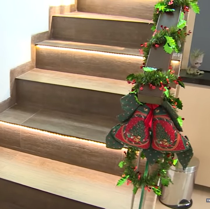 <p>Tema yang diusung juga bikin nyaman, Bunda. Semua serba putih dan coklat. (Foto: YouTube: Selebrita Siang Trans7)</p>
