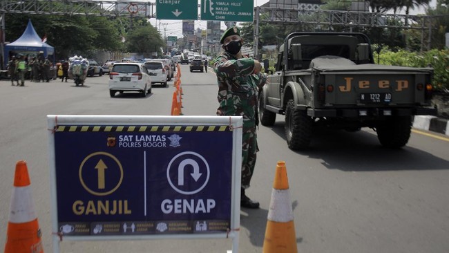 Ganjil genap di kawasan Puncak, Bogor, Jawa Barat, diperpanjang untuk periode 24-26 September 2021.