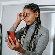 Zodiak Hari Ini: Si Paling Lelet Balas WhatsApp, Kamu Bukan Nih?
