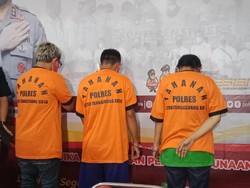 Penampakan Coki Pardede Berbaju Tahanan Usai Ditangkap Polisi