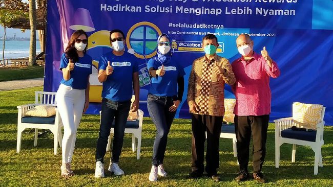 Pada Program Long Stay & VACcation Rewards, Tiket.com menawarkan masa menginap berkepanjangan dengan bekal Long Stay Kit dari Antis.