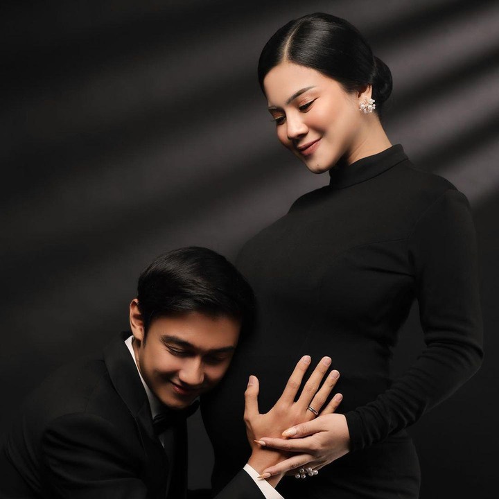 <p>Istri Hito Caesar itu ungkap bahwa ia alami kenaikan berat badan hingga 12 kilogram (kg). "Annyeong dari bumil yg udah mau 7 bulan & udah naik 12 kilo," tuturnya, dikutip dari akun Instagram @felicyaangelista pada Sabtu (4/9/2021). (Foto: Instagram @felicyangelista)</p>