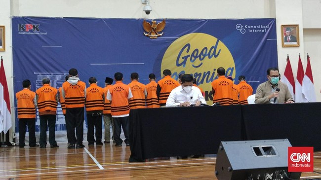 Selain melimpahkan sejumlah berkas perkara kasus jual beli jabatan di Probolinggo ke Pengadilan, KPK pun menelusuri aset bupati yang tak tercantum di LHKPN.