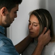 Mengenal 6 Tanda 'Kecil' Pasangan Rentan Melakukan Abusive Relationship