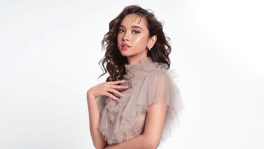 Lyodra Ginting masuk ke dalam 100 kandidat perempuan tercantik di dunia versi TC Candler. Yuk kita intip pesonanya!