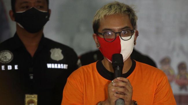 Korban Narkoba, Coki Pardede Direhabilitasi di RSKO Cibubur Kasat Narkoba Polrestro Tangerang Kota AKBP Pratomo Widodo mengatakan rehabilitasi merupakan tindak lanjut atas permohonan Coki Pardede.
