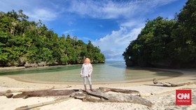 Nunuhu, Pantai Cantik di Pulau Morotai yang Masih Sepi Turis
