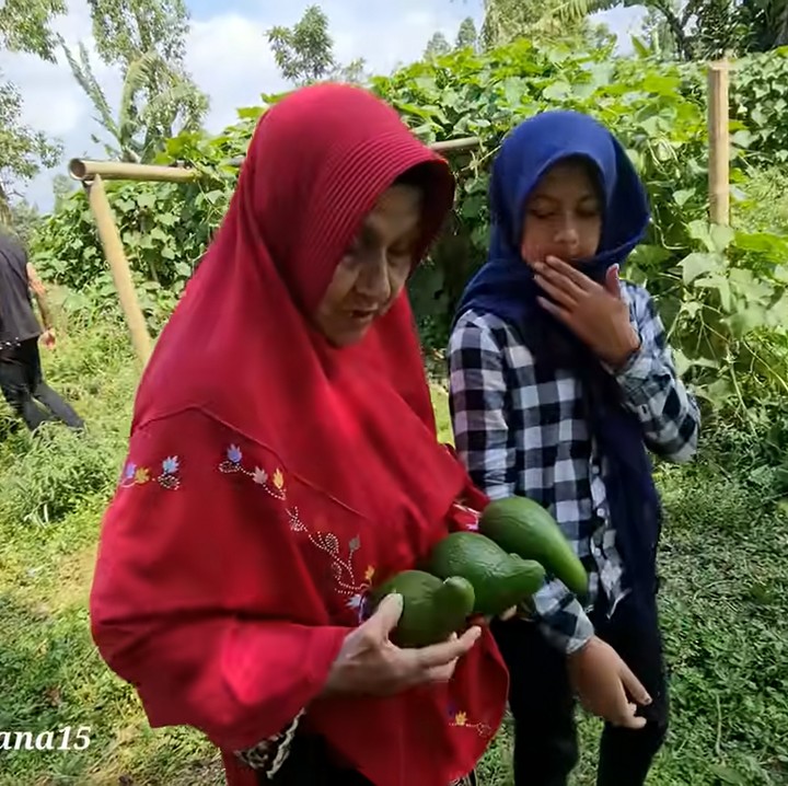 <p>Sikap sederhana milik keluarga kaya keturunan Belanda ini pantas ditiru, ya. Bagaimana menurut Bunda? (Foto: YouTube: Alman Mulyana)</p>