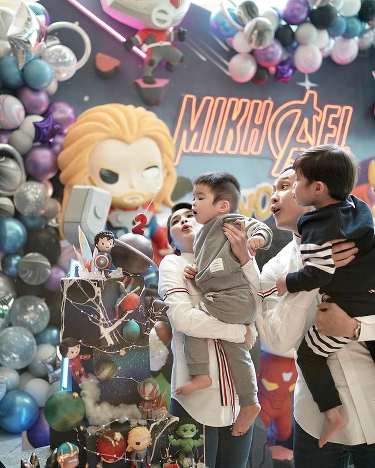 Tema Avengers, Intip Momen Ultah Mikhael Anak Kedua Sandra Dewi & Harvey Mikhael Moeis putra bungsu Sandra Dewi dan Harvey Moeis berulang tahun yang ke 2. Yuk intip momen perayaannya!