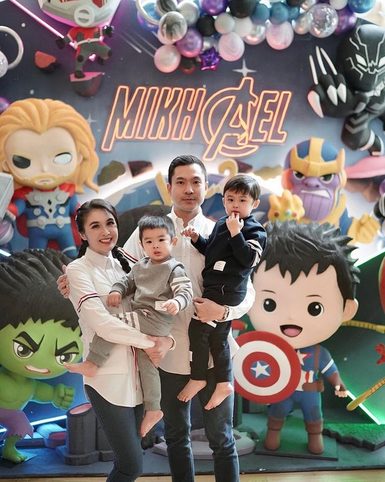Tema Avengers, Intip Momen Ultah Mikhael Anak Kedua Sandra Dewi & Harvey Mikhael Moeis putra bungsu Sandra Dewi dan Harvey Moeis berulang tahun yang ke 2. Yuk intip momen perayaannya!