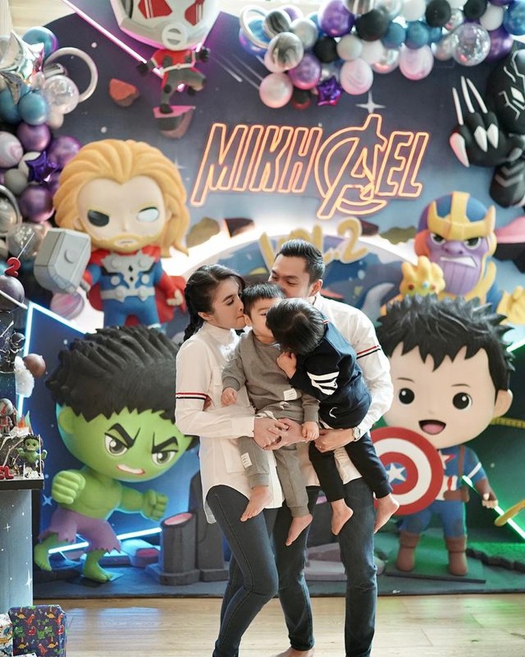 Tema Avengers, Intip Momen Ultah Mikhael Anak Kedua Sandra Dewi & Harvey Mikhael Moeis putra bungsu Sandra Dewi dan Harvey Moeis berulang tahun yang ke 2. Yuk intip momen perayaannya!