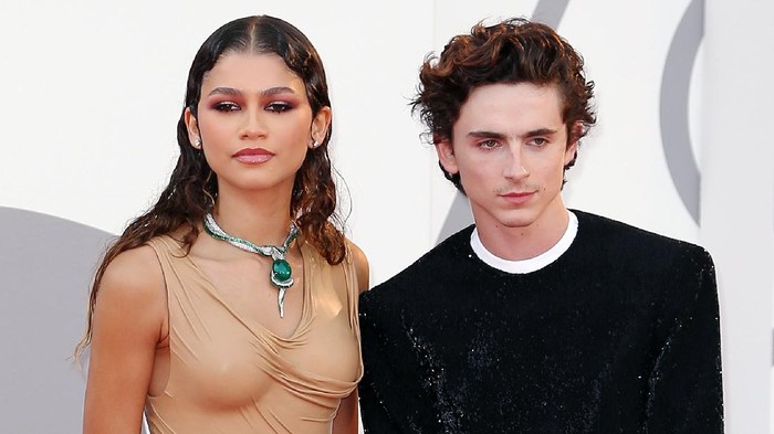 Zendaya dan Timothee Chalamet Hadir di Venice Film Festival! Simak Juga Gaya Glamor Selebriti Lainnya di Sini Zendaya dan Timothee Chalamet Hadir di Venice Film Festival! Simak Juga Gaya Glamor Selebriti Lainnya di Sini