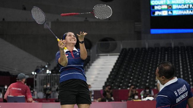 Presiden RI Joko Widodo memuji pencapaian atlet badminton Indonesia Leani Ratri Oktila di Paralimpiade Tokyo 2020.