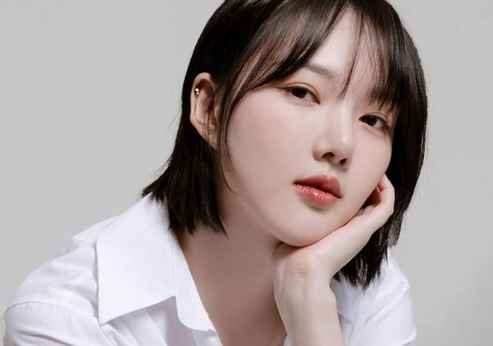 Pada tanggal 17 Juni 2021, agensi Sublime Artist mengumumkan kalau mantan anggota G-FRIEND, Yerin, resmi menjadi bagian dari keluarga mereka. Idol cantik ini juga memamerkan parasnya yang fresh dengan gaya rambut pendek!/Foto: instagram.com/sublimeartist