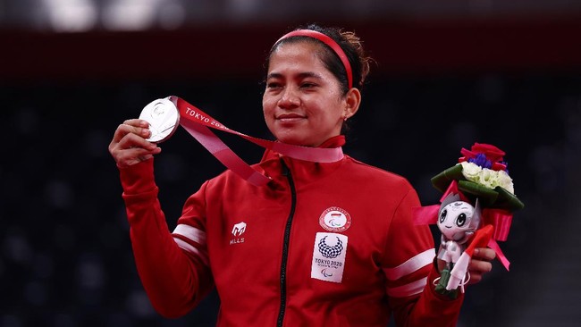 Leani Ratri Oktila memecahkan rekor sebagai atlet terhebat Indonesia di Paralimpiade usai meraih dua emas dan satu perak di Paralimpiade Tokyo 2020.