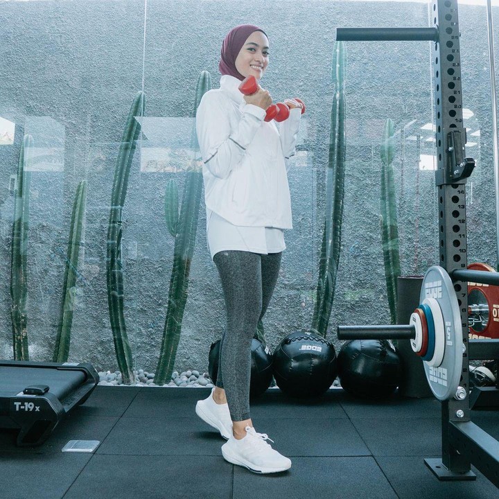 <p>Di usia yang menginjak 30 tahun, Ayudia Bing Slamet tetap memperhatikan kebugaran tubuhnya, Bunda. Agar tetap prima, ia pun melakukan berbagai olahraga bersama sang suami. (Foto: Instagram: @ayudiac)</p>