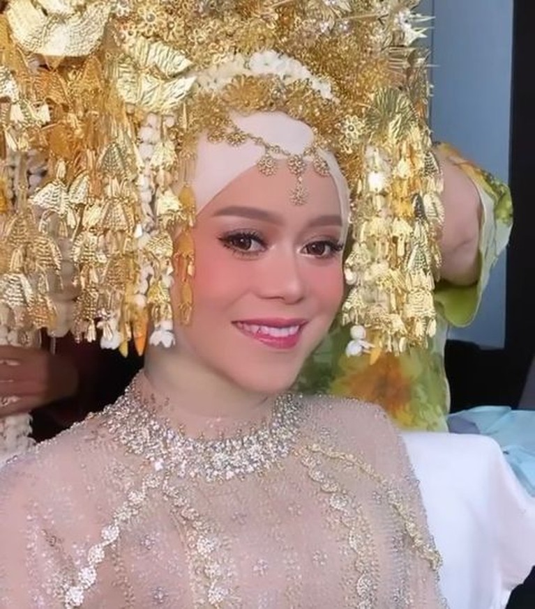 Detail Penampilan Cantik Lesti Kejora di Acara Ngunduh Mantu Lesti Kejora tampil cantik di acara Ngunduh Mantu penutup rangkaian pernikahannya. Yuk kita intip!