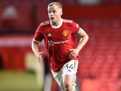 Rangnick Inginkan Van de Beek Tetap di MU