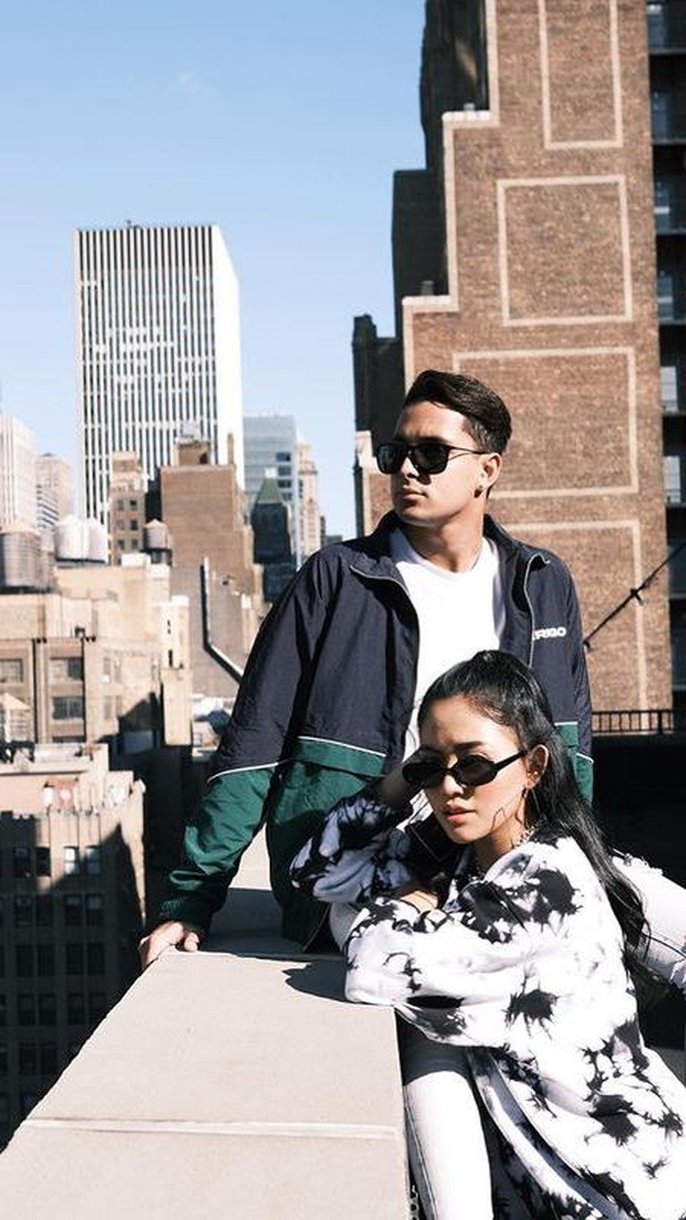 Foto Mesra Rachel Vennya dan Salim Nauderer di New York Rachel Vennya dan sang kekasih tengah berada di New York. Yuk intip kemesraan mereka!