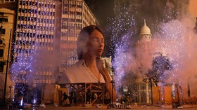 FOTO: Kobaran Api Sambut Kembalinya Festival Fallas Spanyol