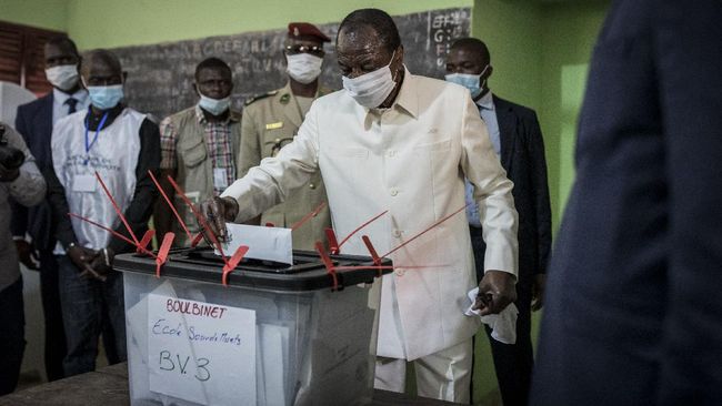 Alasan Militer Kudeta Guinea saat Periode 3 Presiden Conde - Vimarsana News