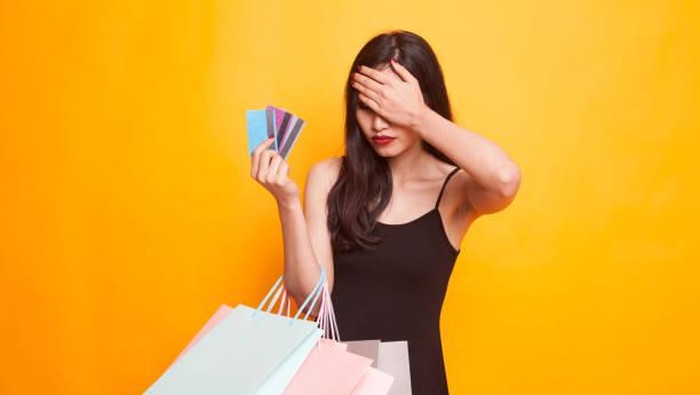 Diskon Akhir Tahun Bikin Dompet Jebol? Atasi dengan 5 Tips Anti Boros Menurut Ahli Berikut Ini!