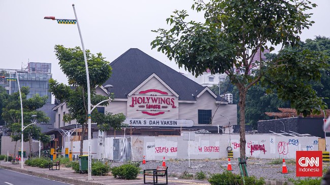 Anies Baswedan memastikan Holywings Resto and Bar, Kemang, Jakarta Selatan ditutup selama pandemi Covid-19, imbas kerumunan saat PPKM.