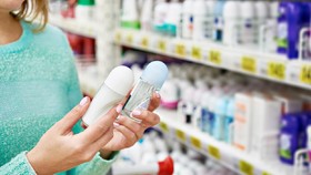5 Bahan Deodoran yang Berbahaya Buat Ketiak