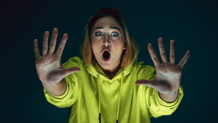 Dunia Luar Terasa Mencekam! Ini 5 Fakta Menarik Tentang Seseorang yang Fobia Keramaian