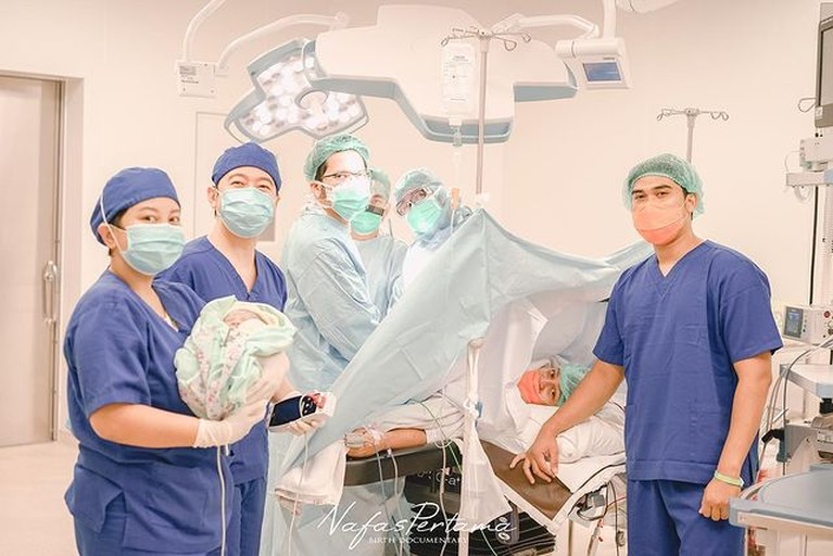 Paras Tampan Putra Chelzea Adik Paula Verhoeven yang Baru Lahir Chelzea Verhoeven adik Paula Verhoeven baru saja melahirkan anak pertamanya. Yuk kita intip potret baby Razka!
