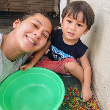 Siap Lahiran Oktober, Paula Verhoeven Usaha Kenalkan Kiano ke Calon Adik