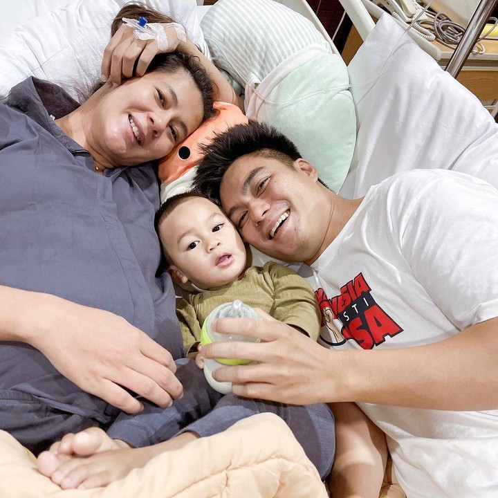 <p>Momen ketika Kiano dan Baim temani Paula yang dirawat di rumah sakit saat hamil 29 minggu. (Foto: Instagram @paula_verhoeven)</p>