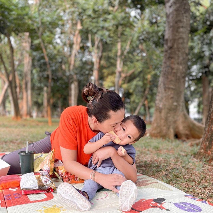 <p>Kiano juga akan menyambut kelahiran adik kandungnya dalam waktu dekat nih, Bunda. Usia kehamilan Paula Verhoeven diketahui sudah menginjak 32 minggu. (Foto: Instagram @paula_verhoeven)</p>