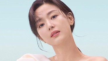 Cara Unik Jun Ji Hyun Tepis Rumor Selingkuh hingga Perceraian