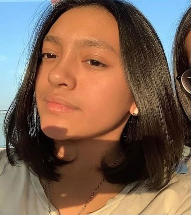 Potret Cantik Alleia Anata Putri Ariel NOAH yang Kini Beranjak Dewasa Alleia Anata Putri Ariel Noah dengan Sarah Amalia yang kini beranjak dewasa. Yuk intip potretnya!