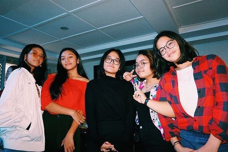 Potret Cantik Alleia Anata Putri Ariel NOAH yang Kini Beranjak Dewasa Alleia Anata Putri Ariel Noah dengan Sarah Amalia yang kini beranjak dewasa. Yuk intip potretnya!