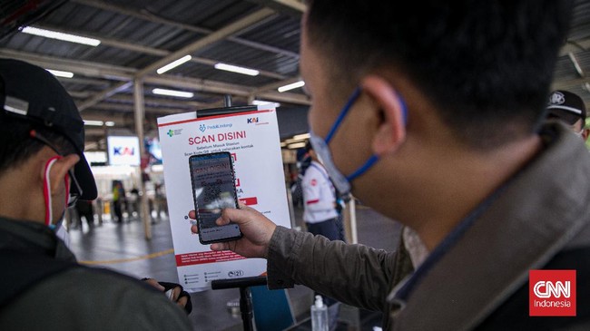 Cara pakai aplikasi pedulilindungi dan sertifikat vaksin di stasiun untuk naik KRL Commuterline.
