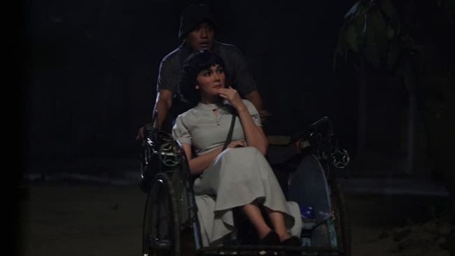 Sinopsis Suzzanna: Bernapas dalam Kubur, Teror Sundel Bolong Sinopsis Suzzanna: Bernapas dalam Kubur diawali kehamilan Suzzanna (Luna Maya) setelah lama menanti.